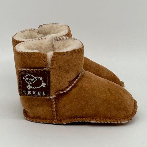 Schapenwollen baby slofjes met stiksels